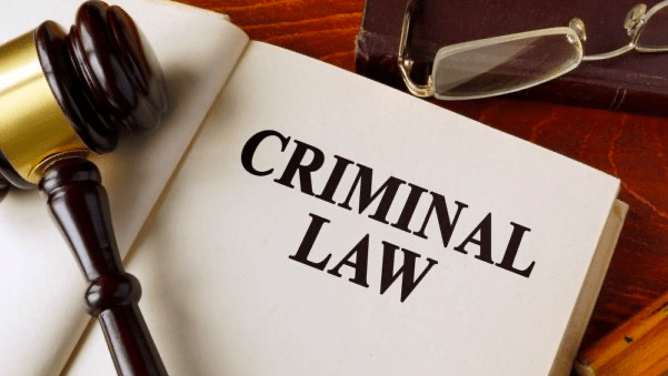 सह-आरोपी के खिलाफ चार्जशीट दाखिल न होना, आरोपी के खिलाफ कार्यवाही रद्द करने का आधार नहीं हो सकता, जिसके खिलाफ जांच के बाद चार्जशीट दाखिल की गई: सुप्रीम&nbsp;कोर्ट